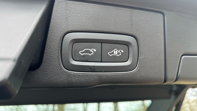 Volvo Xc60 2.0 B4P Plus Dark 5dr Geartronic Petrol Estate